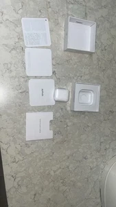 Apple AirPods 2nd Generation with Charging Case - White - Zdjęcie 1 z 5