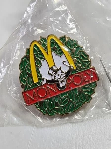 Mcdonald's Monopoly Green Wreath Lapel Hat Pin 1995 - Picture 1 of 2