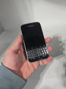 UNLOCKED Blackberry Classic Q20 Verizon 16GB 4G LTE QWERTY SMARTPHONE No Charger - Picture 1 of 18