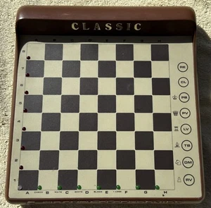 VINTAGE CLASSIC ELECTRONIC CHESS GAME MODEL CC8-6079 WITH MANUAL AS PICTURED - Picture 1 of 10
