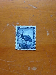 1942 AUSTRALIA 5 1/2D BLUE EMU USED - Picture 1 of 24