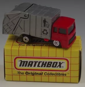 MATCHBOX REFUSE TRUCK MB36 SUPERFAST 1/64 SCALE NIB - Picture 1 of 7