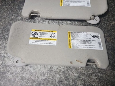 05-09 Chevrolet Equinox Pontiac Torrent Sun Visor Sunvisors Pair Neutral OEM Foto 1 de 4