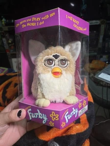 Vintage 1999 Tiger Electronics Furby Gen 2 Bear - Neu in OVP versiegelt - Bild 1 von 7