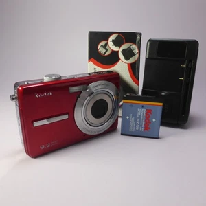 Kodak Digital Camera EasyShare M320 9.2MP Red Tested With Battery and Charger - Picture 1 of 9