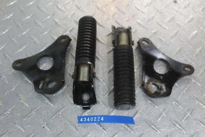 1978 Honda CB400 HONDAMATIC PÉ DE PASSAGEIRO TRASEIRO PEG 50711-415-010 - Imagem 1 de 4