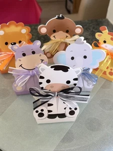 Cute Animal Favour Boxes With a small bag of sweets and two tone ribbon. - Picture 1 of 10