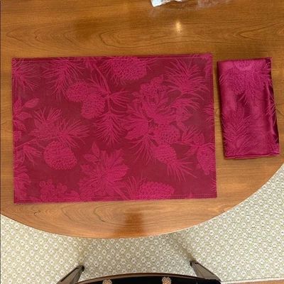 Set of 8 placemats and 8 napkins. Maroon red. br New without tags. Never used. - Image 1 of 3