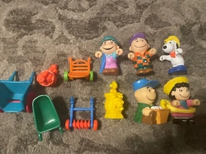 VTG 1989 McDonald's Charlie Brown Peanuts Farm Lot Happy Meal 80s Toys Snoopy - Picture 1 of 2
