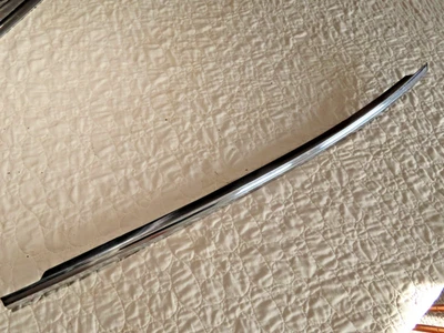 51-53 Buick Special Super Eight cuatro puertas derecha trasera ventana superior moldura Foto 1 de 4