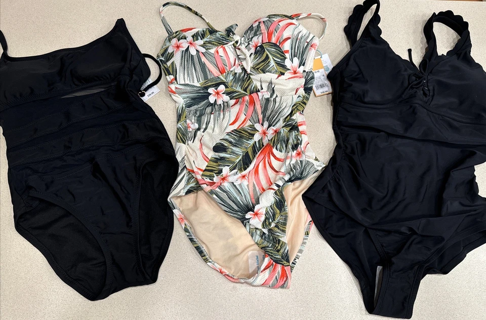 Lote de 3 trajes de baño de una pieza para mujer pequeños 4-6 Foto 1 de 4
