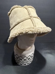 Land’s End One Size  Beige Faux  Suede Sheerling Sherpa Bucket Hat - Picture 1 of 7