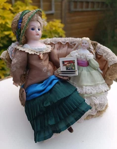 Two 7" ( 17 cm) & 4" (10 cm) Beautiful Antique Miniature Mignonette Dolls - Picture 1 of 16