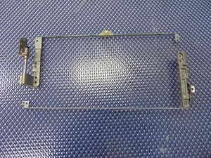 Toshiba Satellite A505-S6980 Laptop LCD Left & Right Hinges Rails - 6055B0005501 - Foto 1 di 10