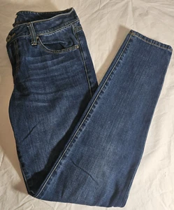 Cabi Jeans Women's Size 8 Straight Leg Distressed Denim Blue 54077 - Picture 1 of 11