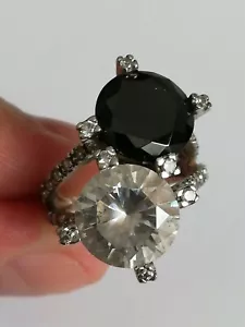 Bague "Toi et Moi" en argent massif et zirconium blanc / noir - Foto 1 di 10