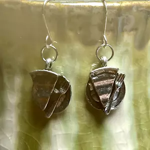 Pendientes colgantes con dije de postre de pastel de gancho francés tono plata. Dulces. Hornear. S760 - Imagen 1 de 3