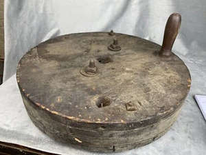 Antique Wood Crank Wheel w/ Handle ~ Primitive Factory, Industrial Mill, Maine - Imagen 1 de 11