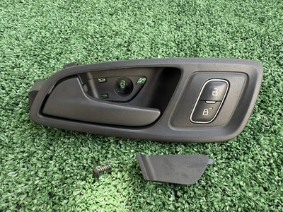 Manija interior izquierda Ford Transit Connect 2019-2023 OEM KT1BV22601AA Foto 1 de 4