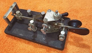 Lionel J-36 semiautomatic bug telegraph key - Picture 1 of 4