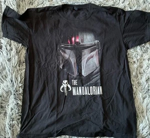 Star Wars T-Shirt Herren Gr. L The Mandalorian Mando Schwarz Helm TOP - Bild 1 von 2