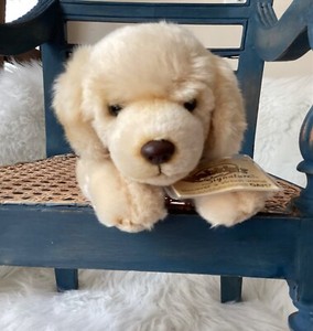 WEBKINZ SIGNATURE SMALL GOLDEN RETRIEVER WKSS2004 - NEW W/ SEALED CODE