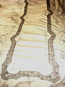 Large vintage banqueting cut work and embroidered Madeira cloth - Picture 1 of 5