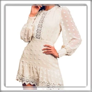 Lulu’s Lust or Love creme besticktes Langarm-Minikleid mit Spitze Größe Medium - Bild 1 von 14