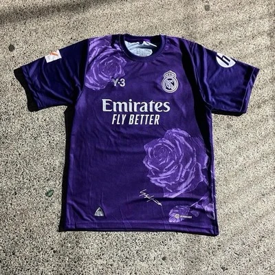 Camiseta Real Madrid Foto 1 de 3