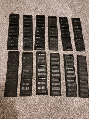 12 Pieces American Flyer S Gauge Wide Tie Straight Rubber Roadbed - Image 1 of 4