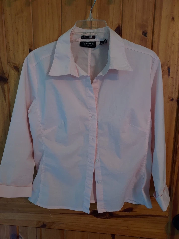 New York & Company Women's Light Pink Collared Button Up Shirt L - Image 1 of 1