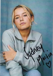 Sydney Martin **HAND SIGNED** 6x4 photo ~ Coronation Street ~ AUTOGRAPHED - Picture 1 of 1