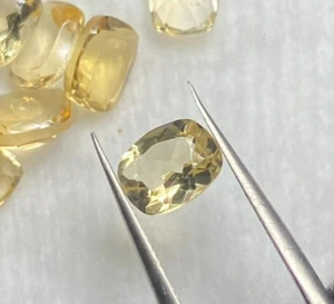 1.3 CTS NATURAL UNTREATED YELLOW CITRINE, CUSHION CUT 8 X 6 MM CALIBRATED VVS/VS - Imagen 1 de 3