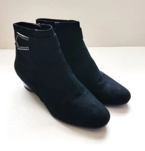 GANDER Women's Ankle Height Wedge Heel, Zipper, Bootie Black, Size 9M, Pre-Owned - Picture 1 of 9