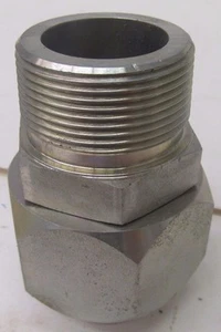 New Parker 1-1/2" Fittings, Threaded 42781LR - Picture 1 of 1