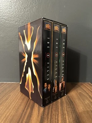 The X-Files VHS Boxed Set - 6 Episode Collection with Original Promo Art Cards - Image 1 of 4