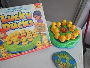 Gioco Lucky Ducks da tavolo vintage a batteria Milton Bradley testato funzionante - Foto 1 di 7