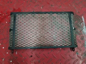 Suzuki Bandit 1200 Oil Cooler Guard Cover Streetfighter - Picture 1 of 4