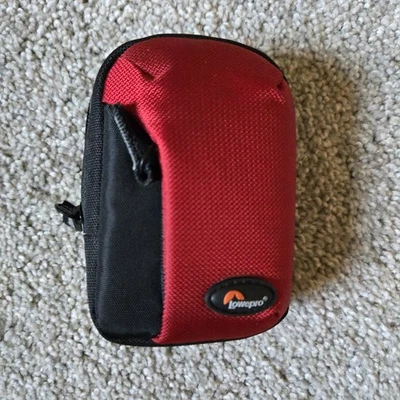 LowePro Tahoe 30 Camera Belt Pouch Bag 5.5 x 1.5 x 3.5in Red Compact FLAW - Image 1 of 4
