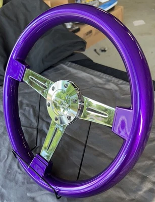 GMC Aftermarket Caramelo Empuñadura Púrpura y Volante Radios Cromados Patrón de 6 Pernos Foto 1 de 4