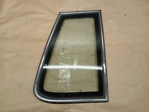 1981-1988 Cutlass Supreme Quarter Glass With Vinyl Top Passenger Side - Bild 1 von 12