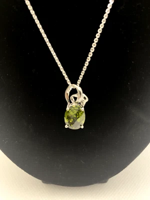 Ожерелье из чистого серебра 18 дюймов с подвеской в виде оливкового зеленого фианита с родиевым покрытием блестящее красивое - Изображение 1 из 4