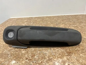 2007 DODGE RAM 2500 MEGA CAB LEFT DRIVER SIDE FRONT EXTERIOR DOOR HANDLE - Picture 1 of 2