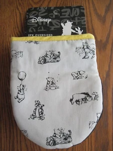 Disney Winnie The Pooh 2 Pack Mini Oven Mitts with Eeyore, Tigger, Piglet - Picture 1 of 3