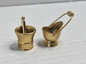Vintage Miniature Brass Mortar And Pestle And Bucket Dollhouse Apothecary - Picture 1 of 6