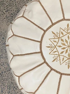 NEW Moroccan Grain Leather Pouf Pouffe Ottoman Footstool CREAM - AU SELLER - Picture 1 of 4