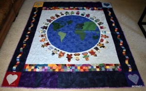 EXQUISITE GIRL SCOUT SIGNED HANDMADE WORLD FRIENDSHIP QUILT - Picture 1 of 16