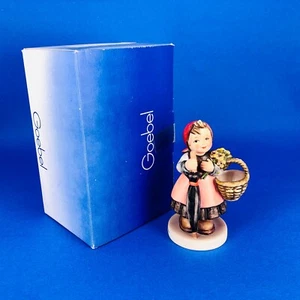 Hum 350, "On Holiday / Im Urlaub", Hummel by Goebel - Picture 1 of 10