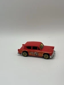 Hot Wheels 2002. Auto giocattolo pressofusa Anglia 105E #11 - Foto 1 di 5