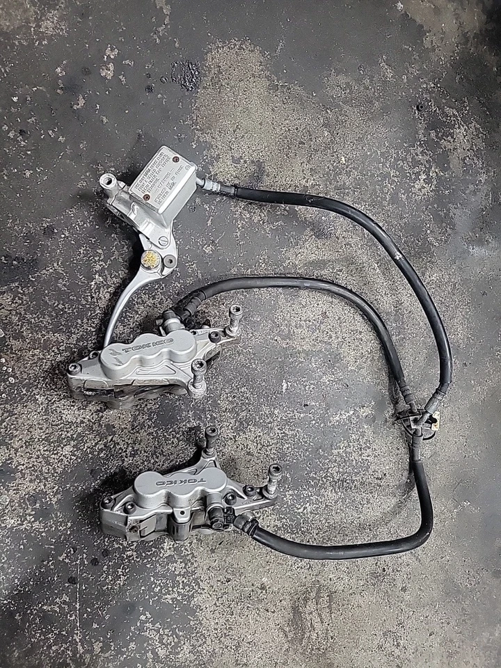 Left Right Front Brake Calipers 02 03 Kawasaki Vulcan 1500 Mean Streak Complete  - Image 1 of 4